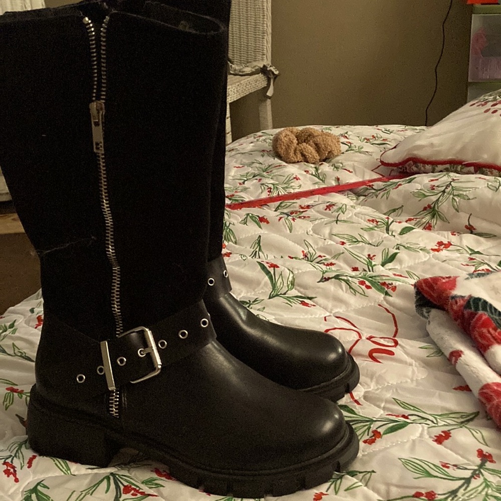 Brand new , never worn.